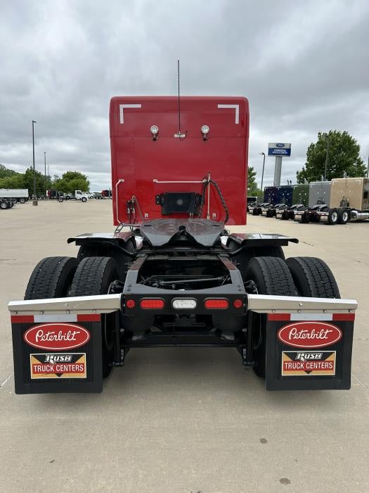 2025 Peterbilt 579 — detail view